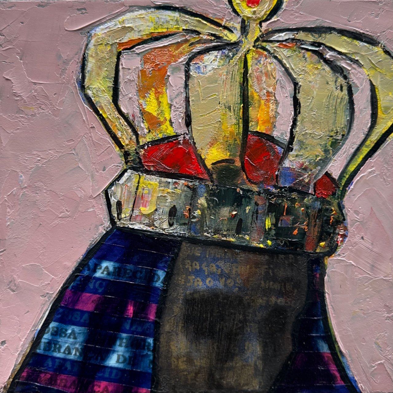 Our Lady Aparecida — a small devotional figure held in black contour, by Régis Souto.